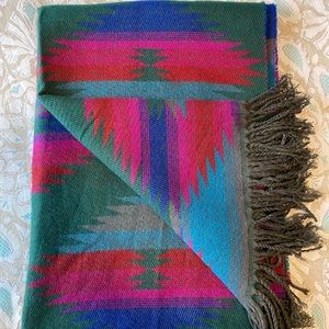 *Like New* Aztec Blanket Scarf